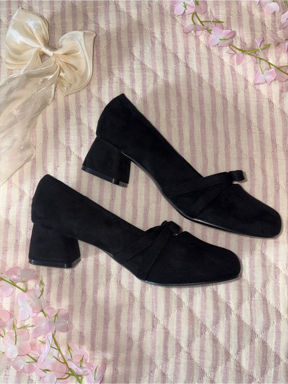 DolaLovely Coquette Plain Black Bow Faux Suede Mary Jane Pumps/Heels/Wedges NWT
